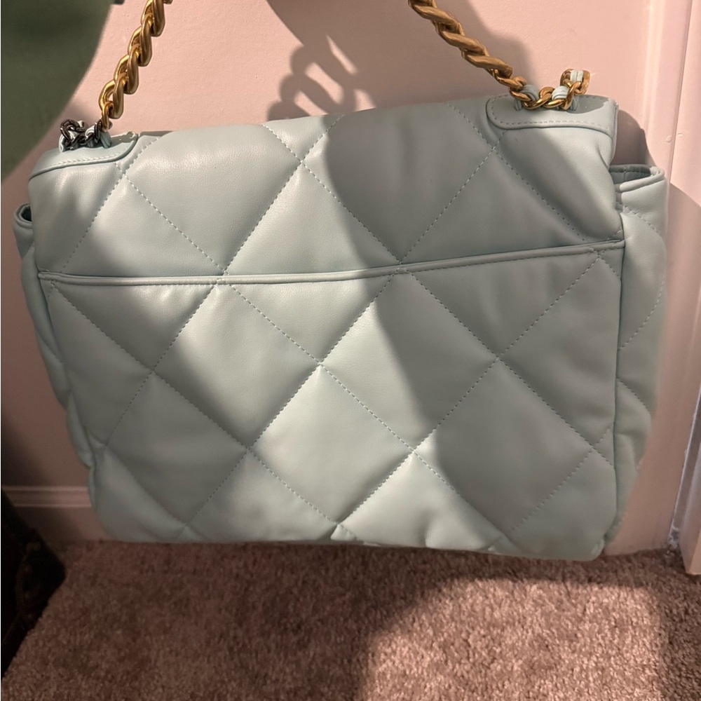 Quilted Shoulder Bag in Light Blue with Chain Strap - Picture 2 of 3